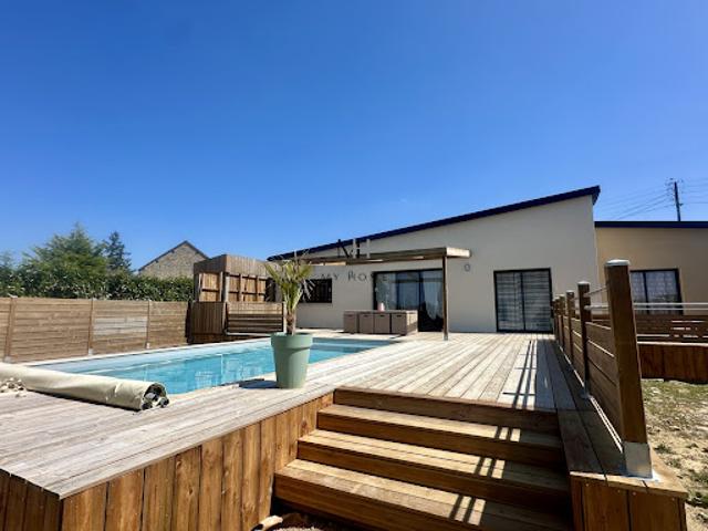 Maison avec piscine et jardin
