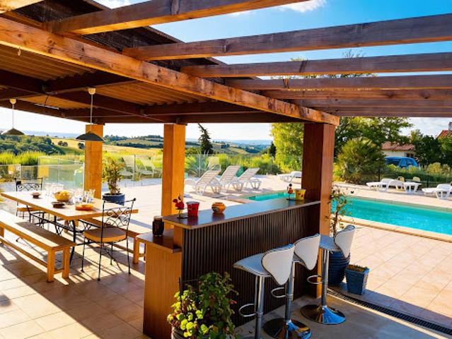 Maison avec piscine et jardin