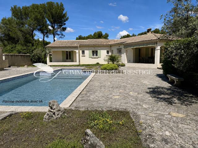 Maison avec piscine et jardin