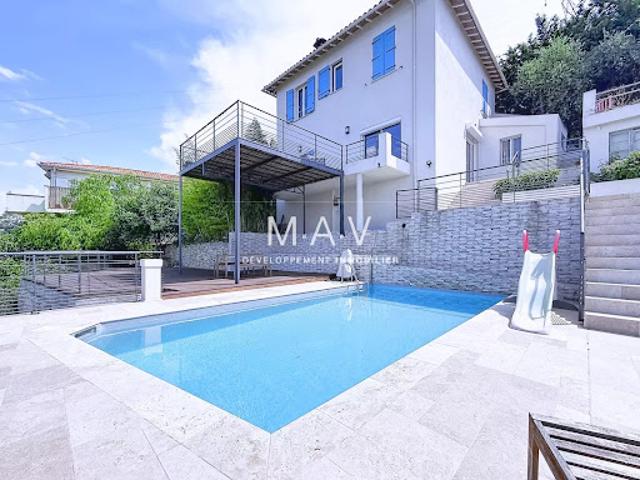 Maison avec piscine et jardin