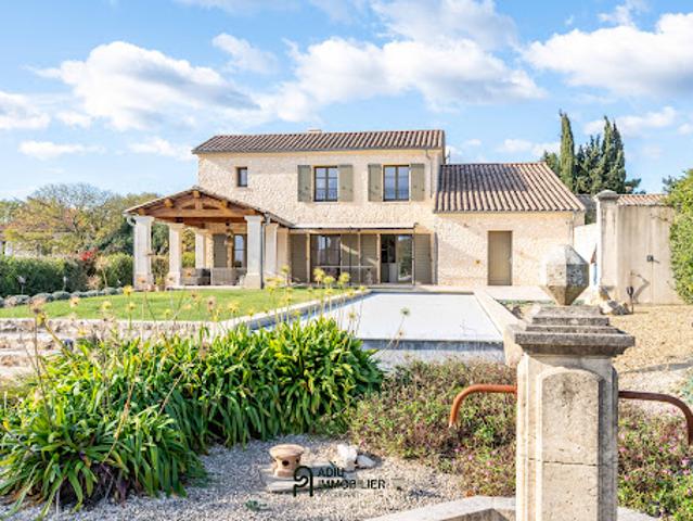 Maison avec piscine et jardin