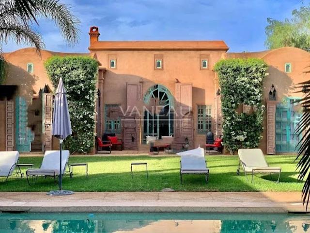 Maison avec piscine et jardin