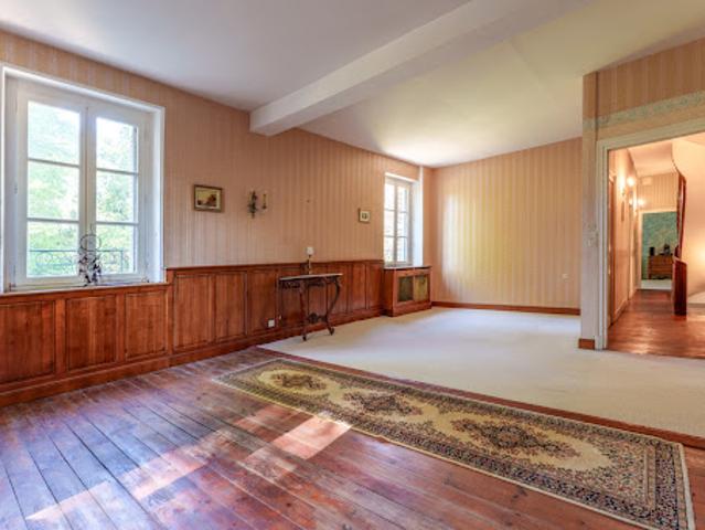Maison avec piscine et jardin