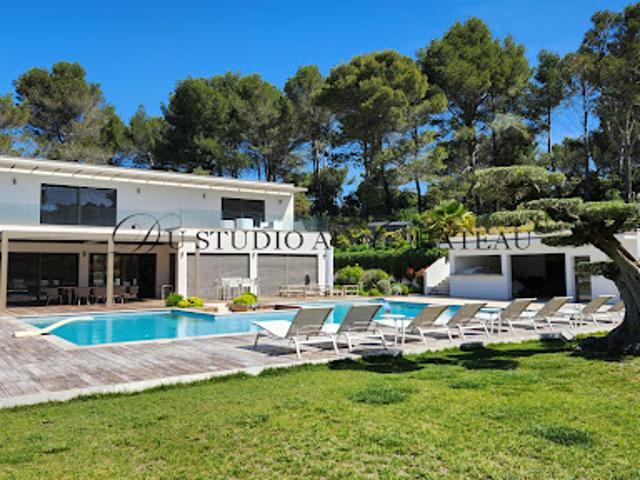 Maison avec piscine et jardin