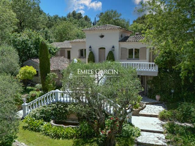 Maison avec piscine et jardin