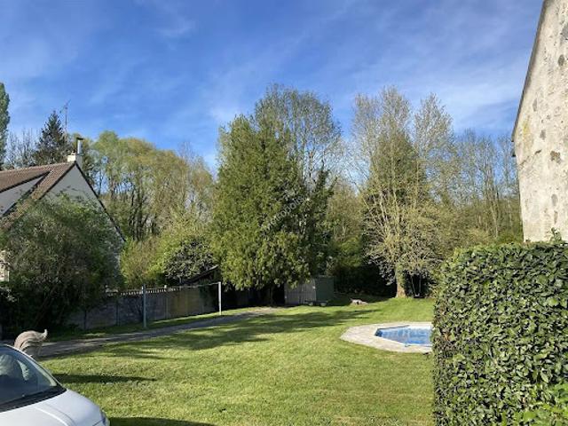 Maison avec piscine et jardin
