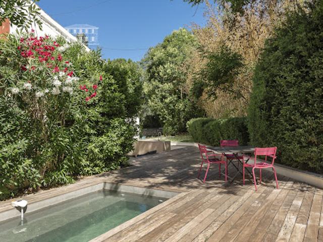 Maison avec piscine et jardin