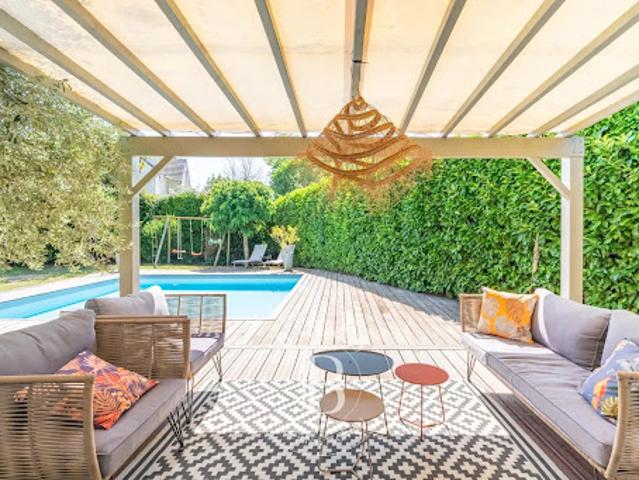 Maison avec piscine et jardin