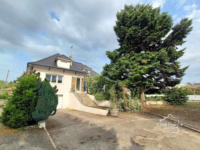 Maison avec piscine et jardin