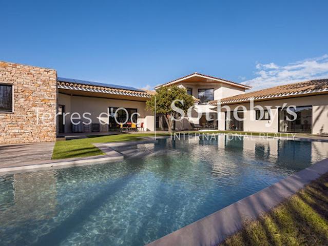 Maison avec piscine et jardin