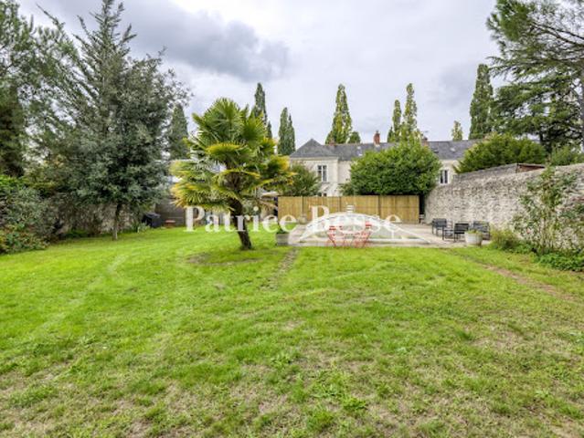 Maison avec piscine et jardin