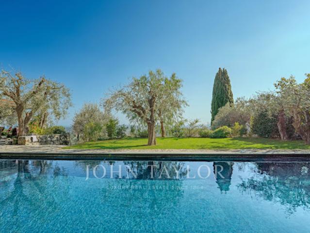 Maison avec piscine et jardin