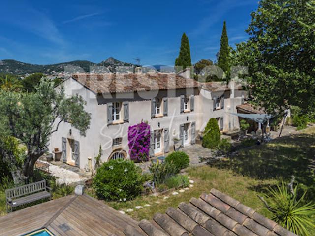Maison avec piscine et jardin