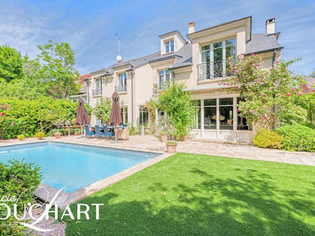 Maison avec piscine et jardin