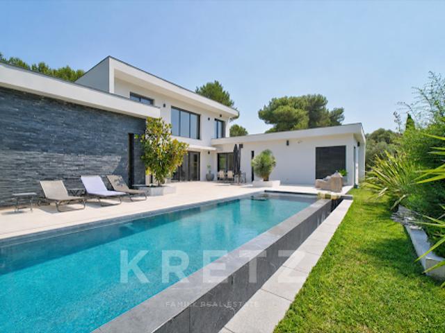 Maison avec piscine et jardin