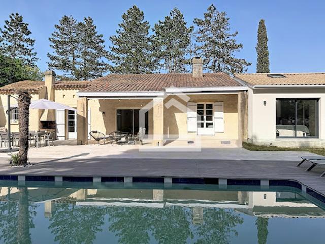 Maison avec piscine et jardin