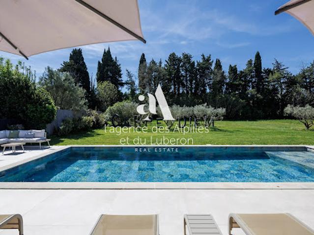 Maison avec piscine et jardin