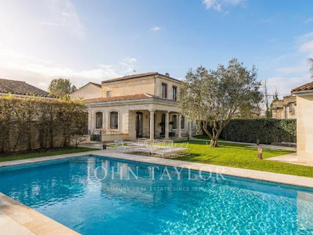 Maison avec piscine et jardin