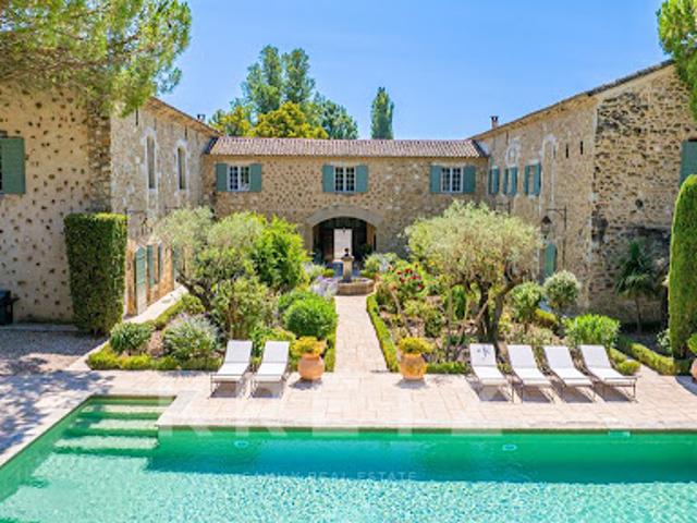 Maison avec piscine et jardin
