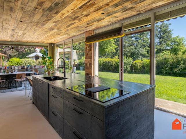 Maison avec piscine et jardin