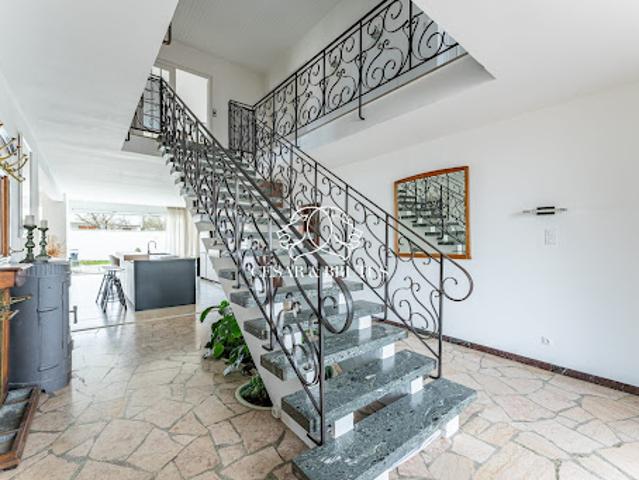 Maison avec piscine et jardin