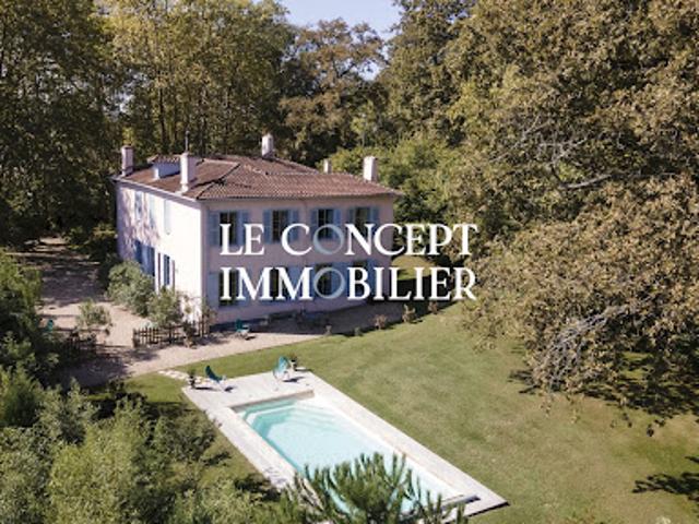 Maison avec piscine et jardin