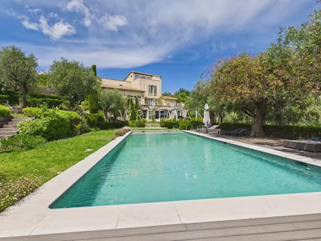 Maison avec piscine et jardin
