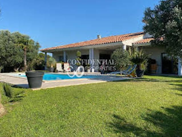 Maison avec Piscine et Jardin