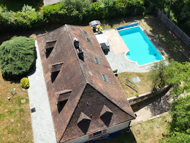 Maison avec piscine et jardin