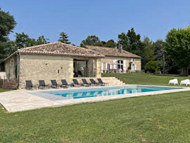 Maison avec Piscine et Jardin