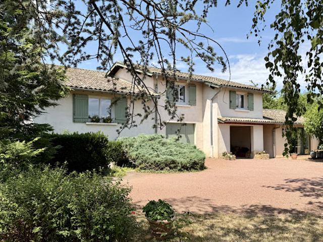 Maison avec piscine et jardin