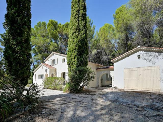 Maison avec piscine et jardin