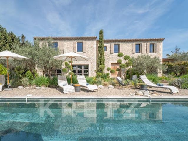 Maison avec piscine et jardin