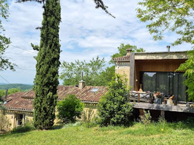 Maison avec piscine et jardin