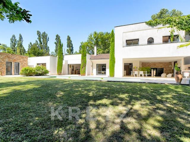 Maison avec piscine et jardin