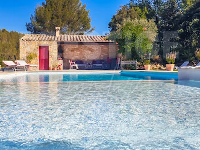 Maison avec piscine et jardin