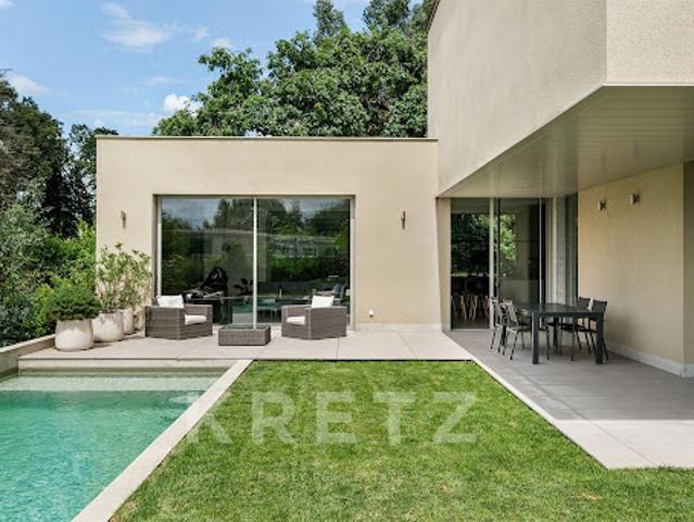 Maison avec piscine et jardin