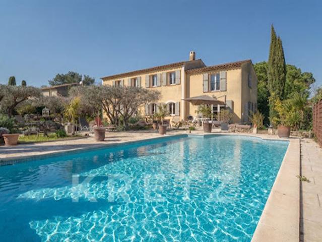 Maison avec piscine et jardin