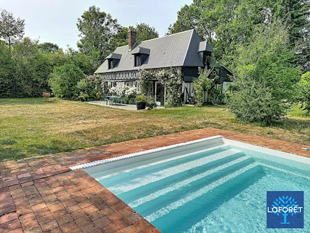 Maison avec piscine et jardin