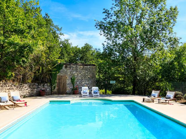 Maison avec piscine et jardin