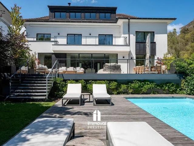 Maison avec piscine et jardin