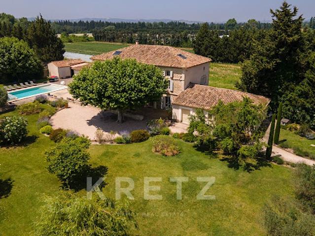 Maison avec piscine et jardin