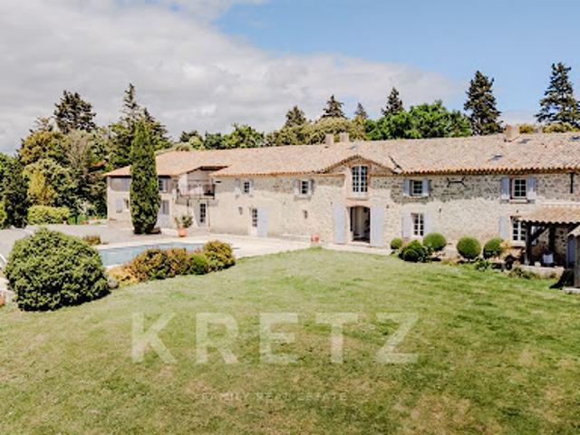 Maison avec piscine et jardin