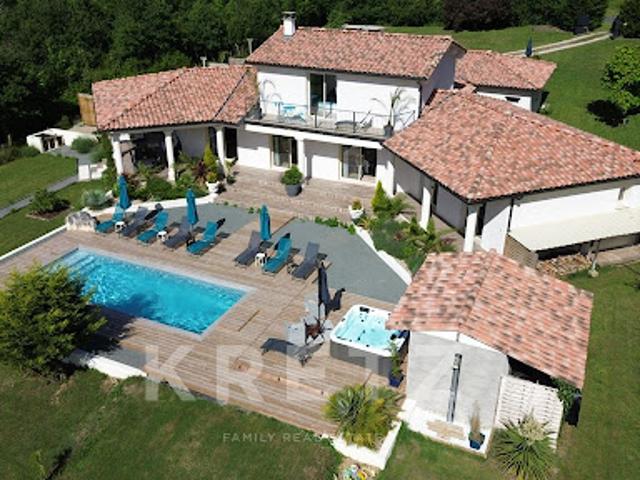 Maison avec piscine et jardin