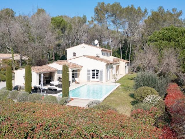 Maison avec piscine et jardin