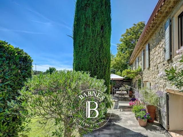 Maison avec piscine et jardin