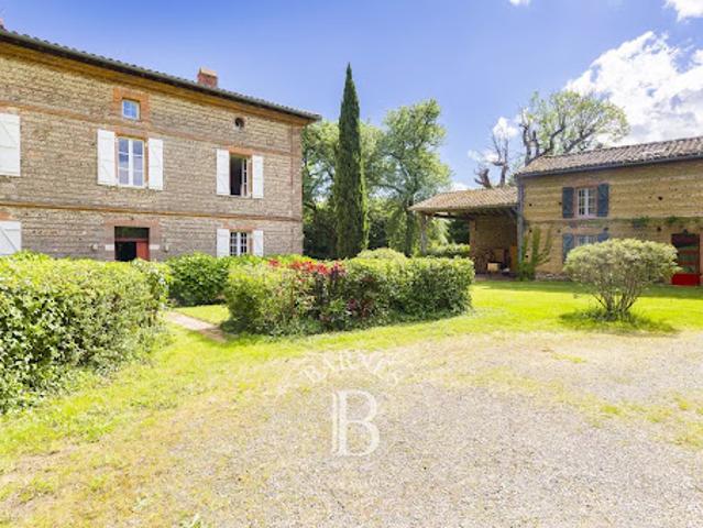 Maison avec piscine et jardin