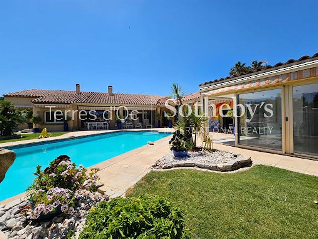Maison avec piscine et jardin
