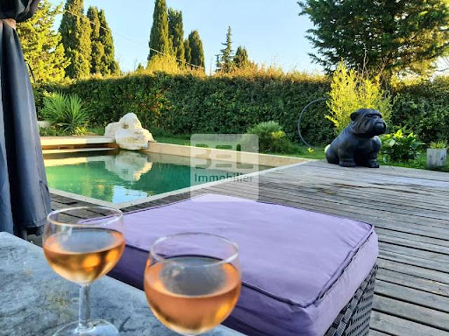Maison avec piscine et jardin