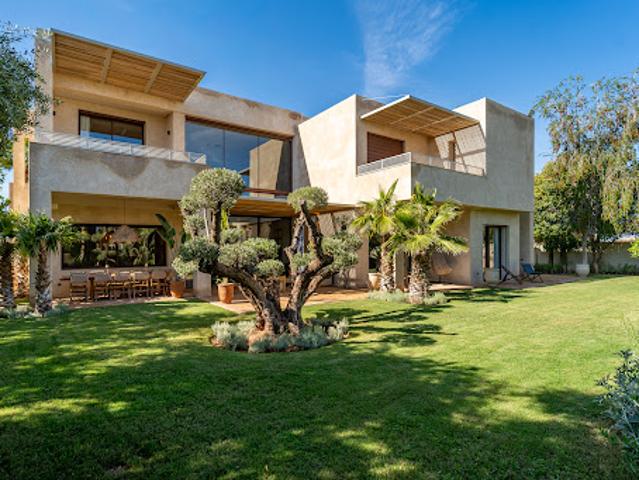 Maison avec piscine et jardin